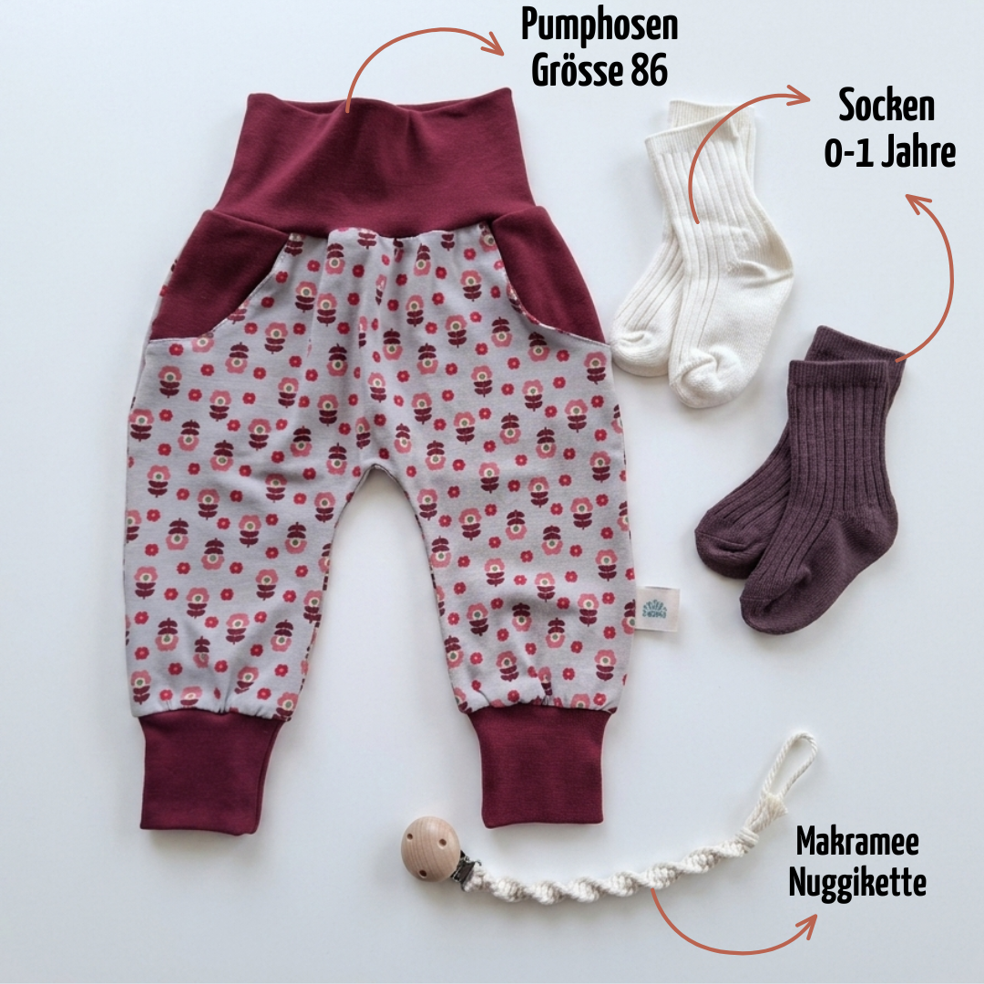 Baby Geschenk zur Geburt & Taufe | Pumphose Gr. 86, Nuggikette & Socken | Handmade Schweiz
