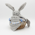 Baby Geschenk personalisiert mit Name zur Geburt, Taufe & Babyshower - Hase grau