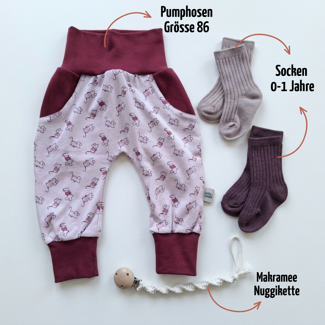 Baby Geschenk zur Geburt & Taufe | Pumphose Gr. 86, Nuggikette & Socken | Handmade Schweiz