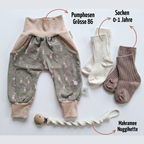 Baby Geschenk zur Geburt & Taufe | Pumphose Gr. 86, Nuggikette & Socken | Handmade Schweiz