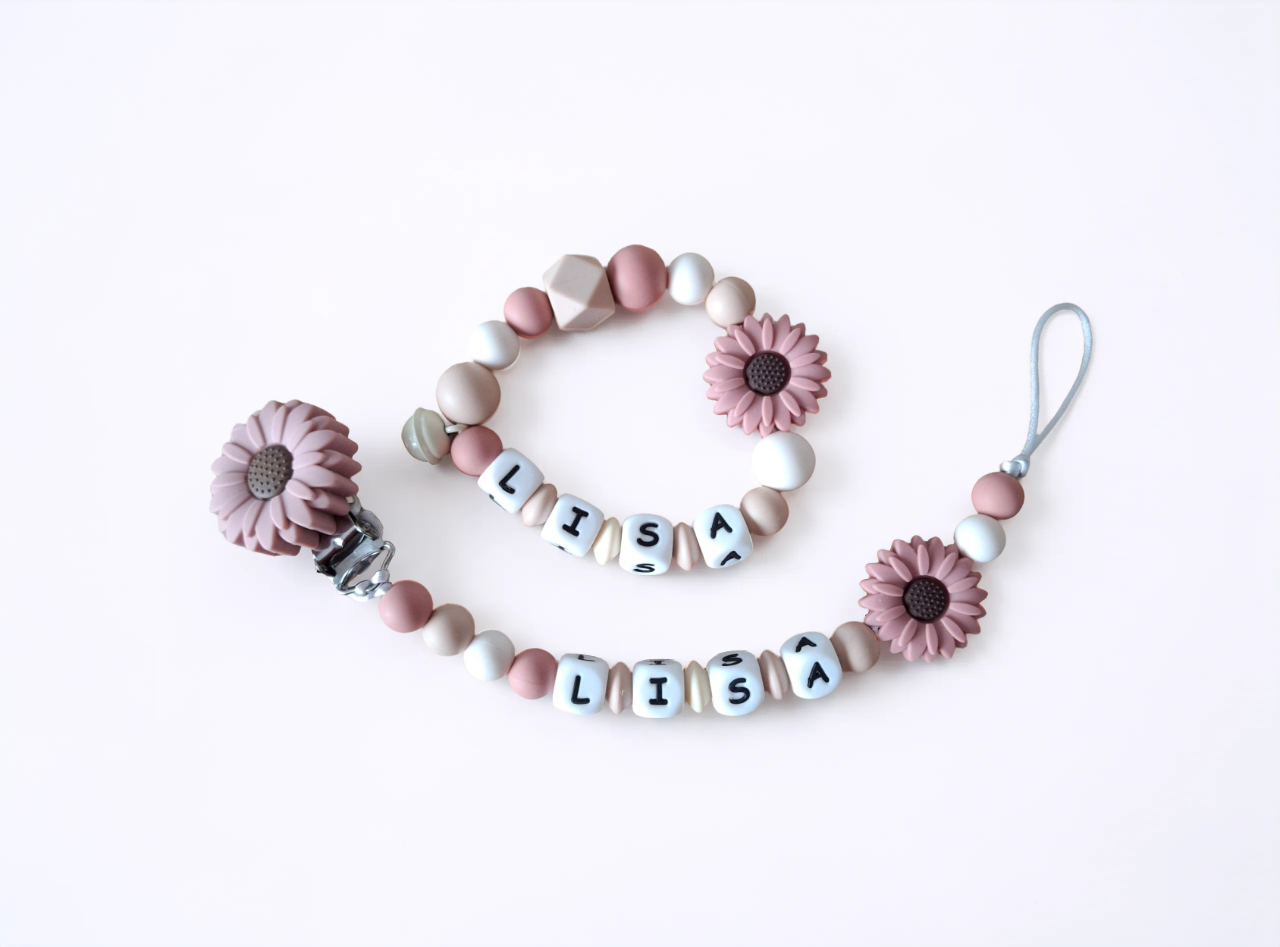 Nuggikette und Beissring personalisiert mit Namen - Baby Geschenk - Blume lila
