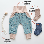Baby Geschenk zur Geburt & Taufe | Pumphose Gr. 86, Nuggikette & Socken | Handmade Schweiz