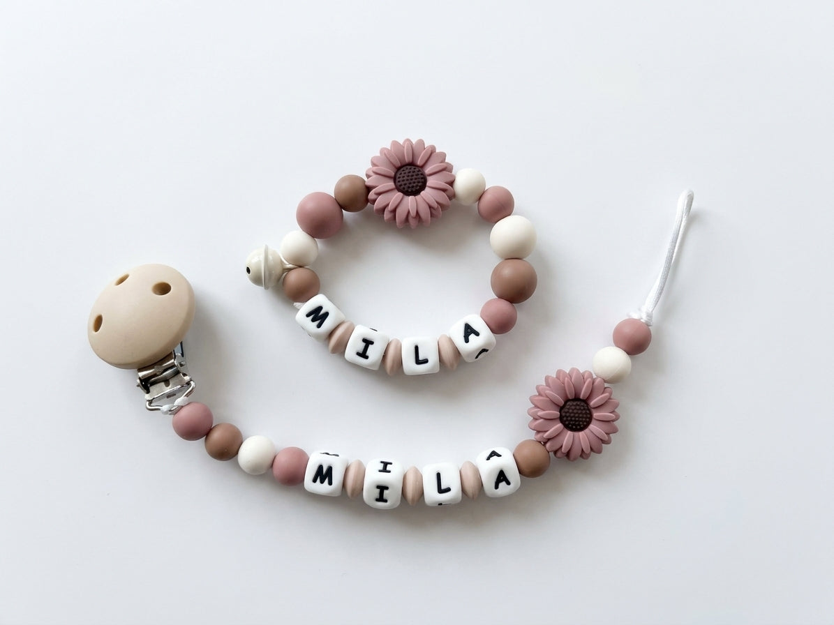 Nuggikette und Beissring personalisiert mit Namen - Baby Geschenk Blume