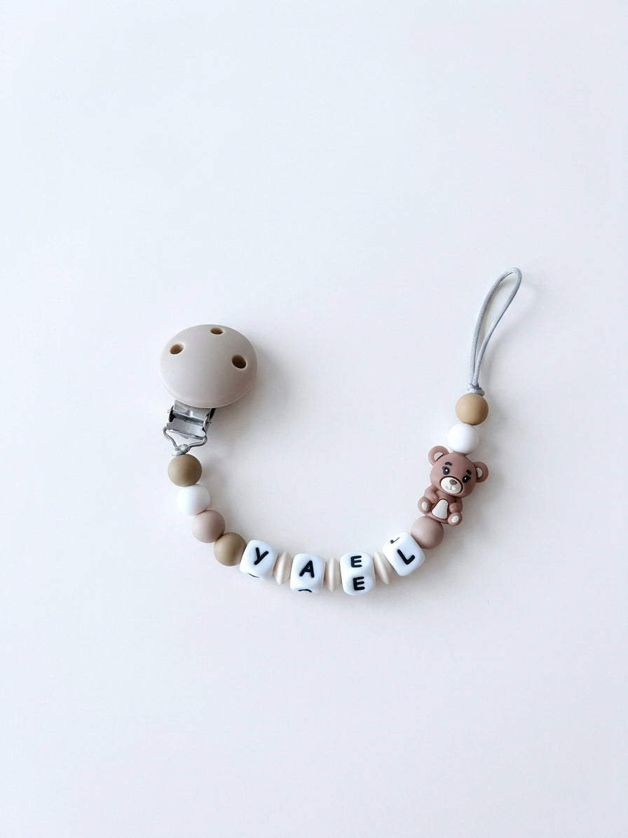 Nuggikette / Schnullerkette personalisiert mit Name, Geschenk zur Geburt - Bär