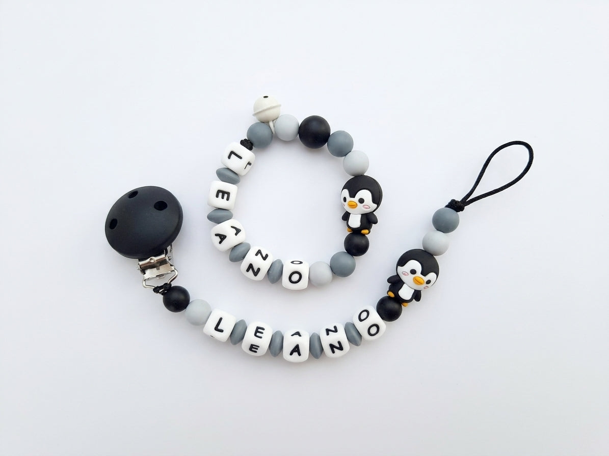 Nuggikette und Beissring personalisiert mit Namen - Baby Geschenk Pingu